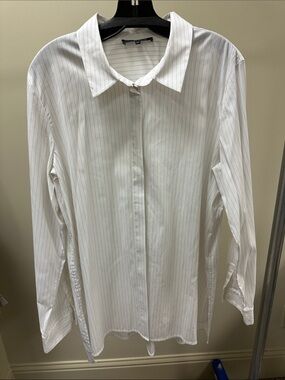 Lafayette 148 New York White Button-Down Shirt with Thin Gray Pinstripes